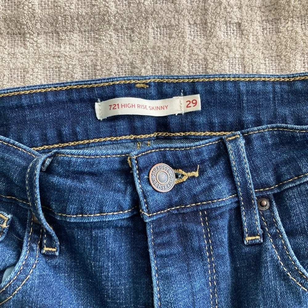 Women’s Levi’s 721 High Rise Jeans W29 L30 EUC Dark Blue - Picture 2 of 5